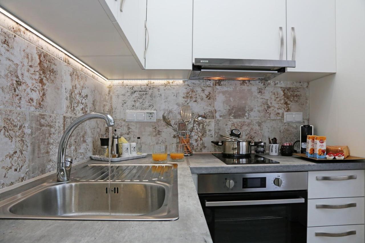 Апартаменты Under The Aqueduct Boutique House Кавала Экстерьер фото