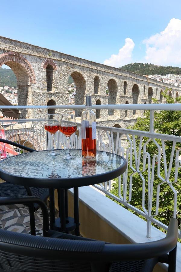 Апартаменты Under The Aqueduct Boutique House Кавала Экстерьер фото