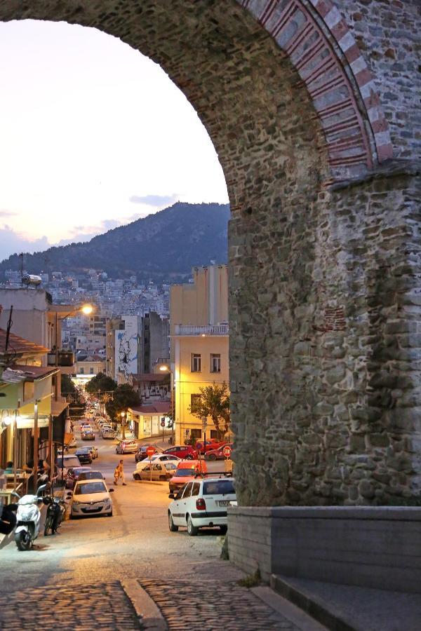Апартаменты Under The Aqueduct Boutique House Кавала Экстерьер фото