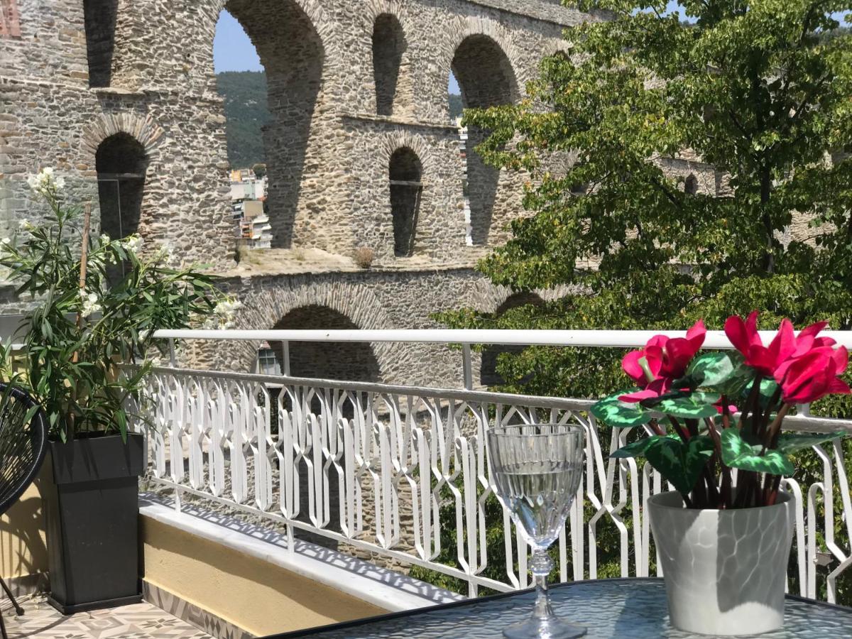 Апартаменты Under The Aqueduct Boutique House Кавала Экстерьер фото